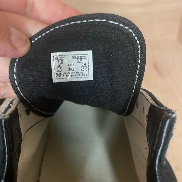 Vans Old Skool Black Classic Sneakers - Picture 4 of 6